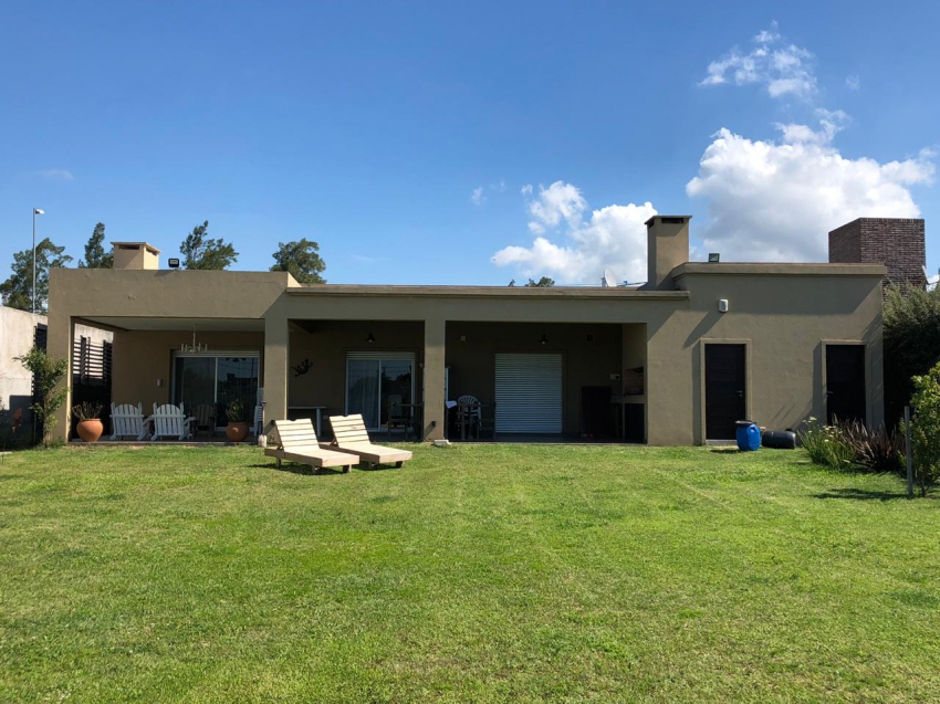 Av. Jorge Newbery 8654 (Hostal del Sol) - Venta - (P + P)